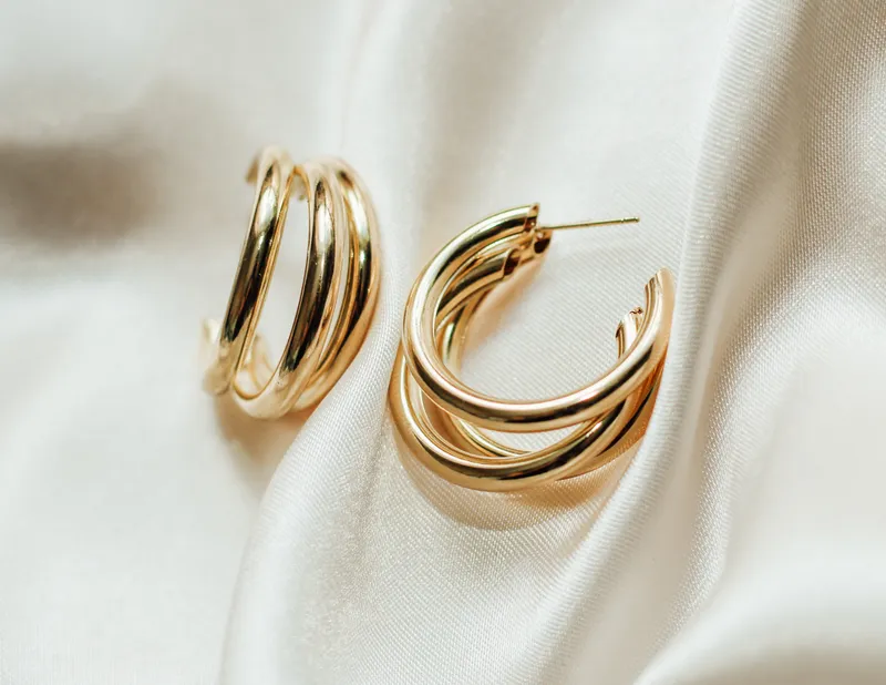 Earrings & charms